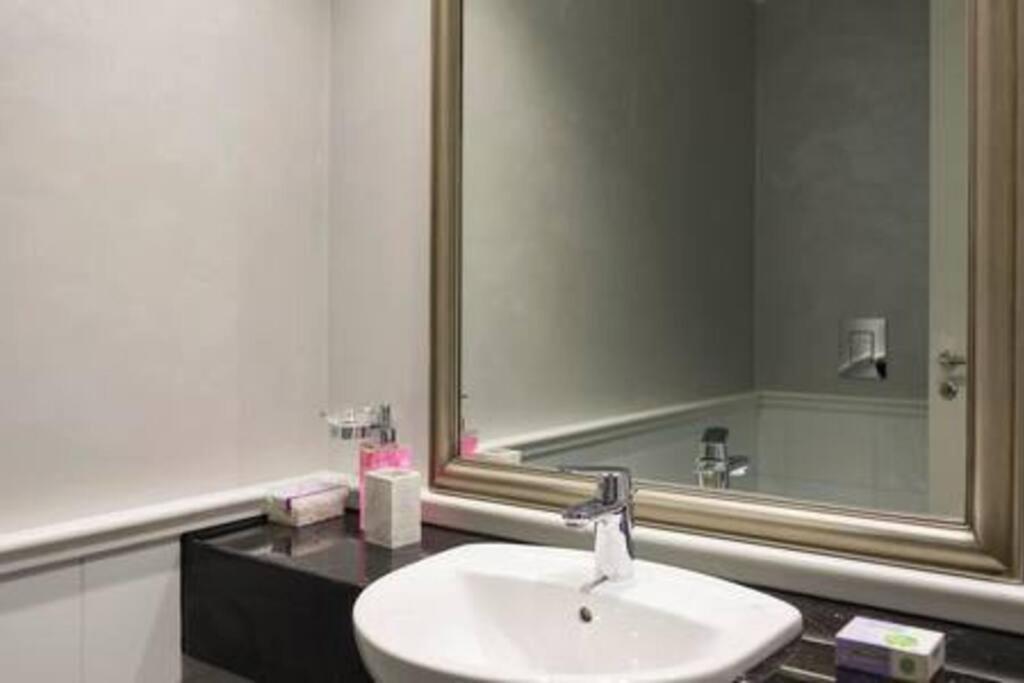 Versace Tower Luxury Suites - Downtown Beirut Luaran gambar
